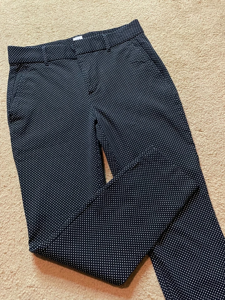 Pantalones de vestir al tobillo de algodón chino de pierna ajustada Gap Signature negros blancos a lunares 6 Foto 2 de 4
