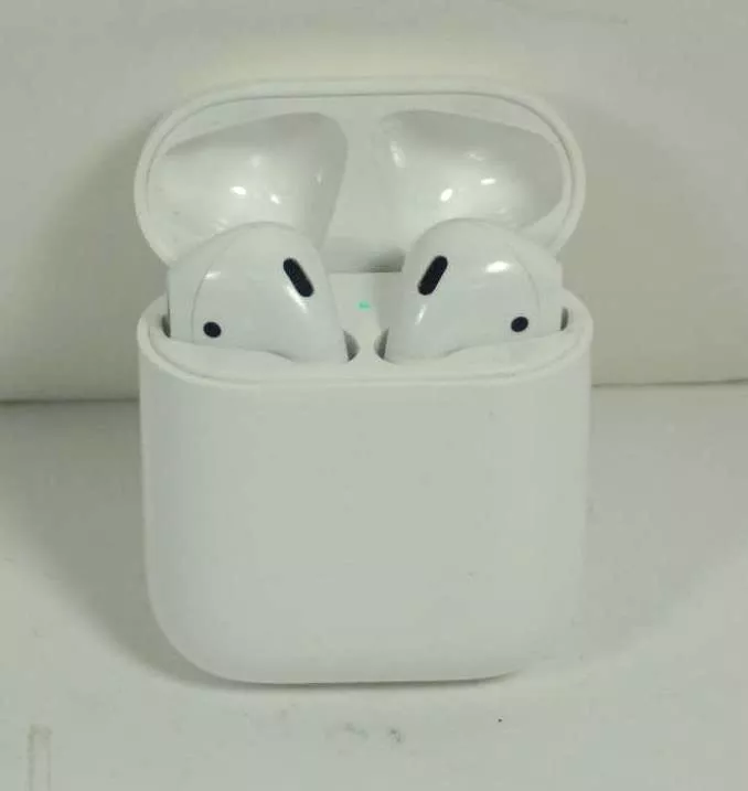 Apple AirPods with Charging Case (2nd Gen) - AT&T