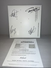 THE 1975 SIGNED A BRIEF INQUIRY INTO ONLINE RELATIONSHIPS VINYL - BECKETT LOA THE 1975 SIGNED A BRIEF INQUIRY INTO ONLINE RELATIONSHIPS VINYL - BECKETT LOA
