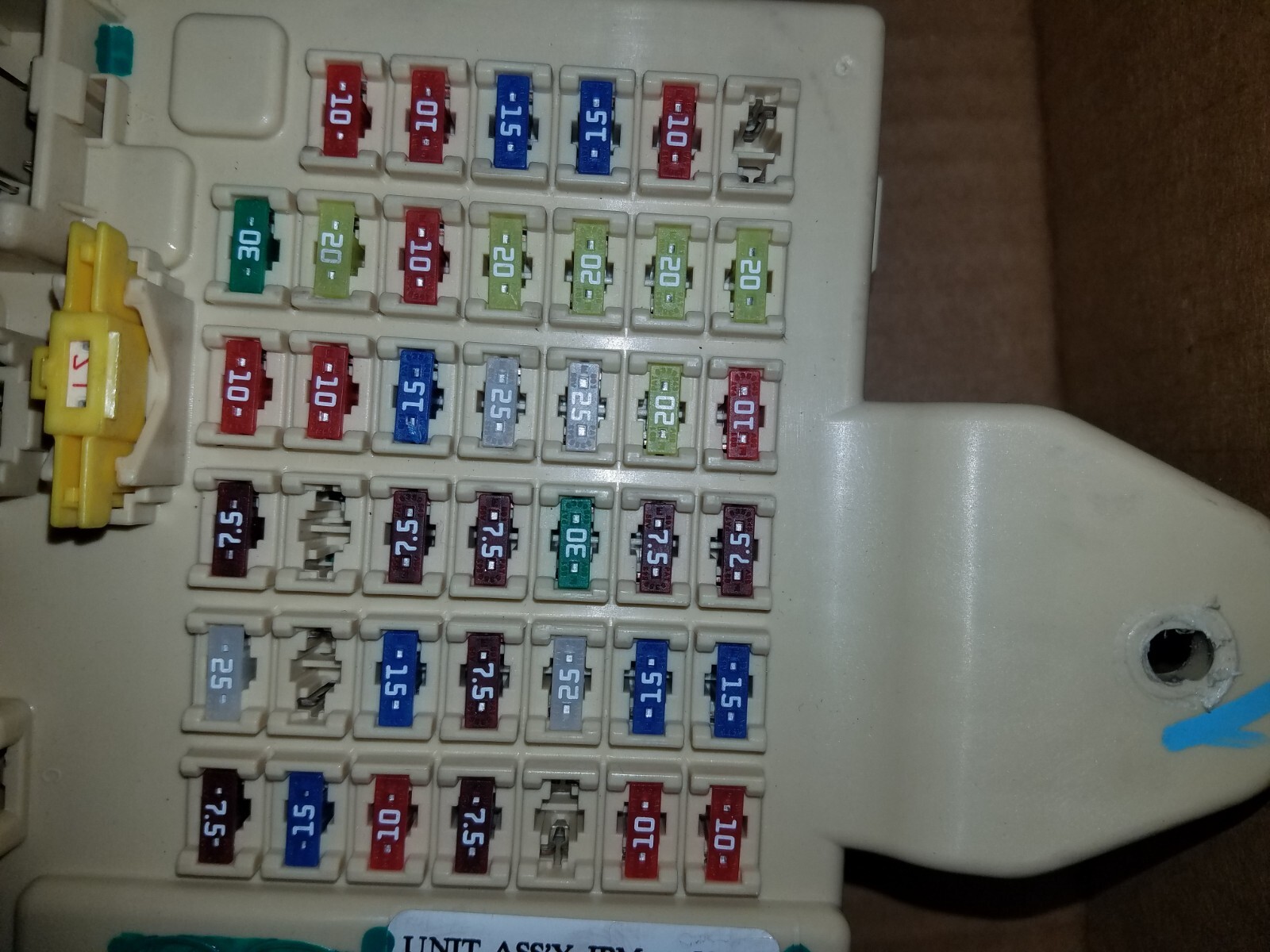 2011 2012 2013 KIA SORENTO UNDER DASH IPM INTERIOR CABIN FUSE BOX RELAY