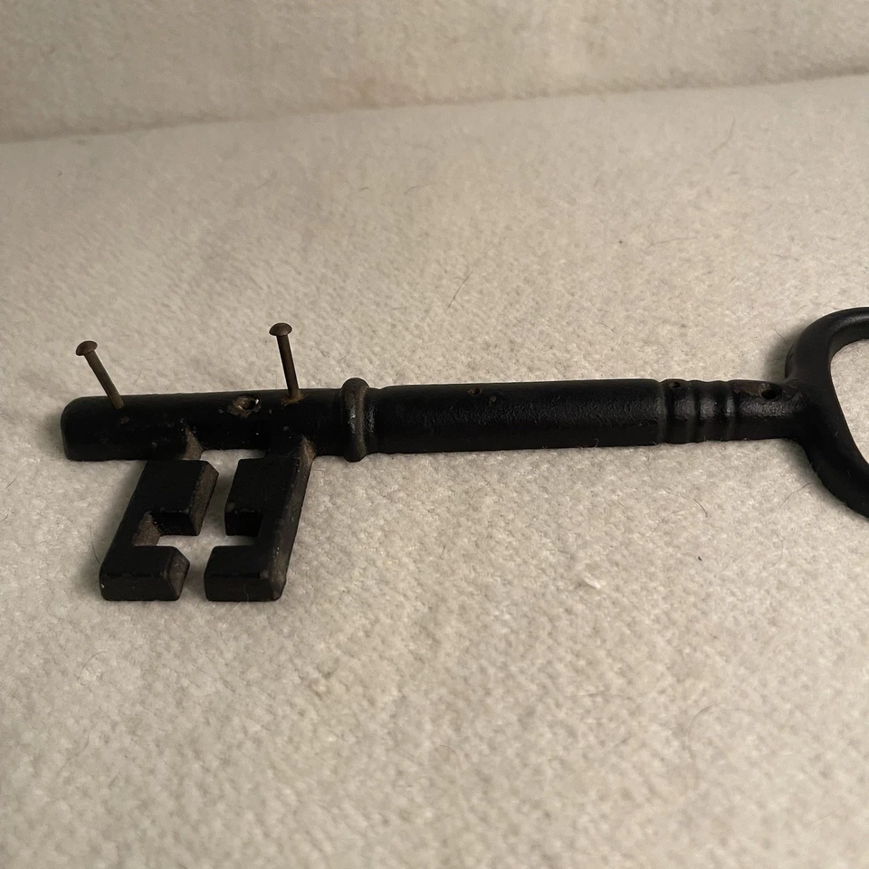 Vtg Cast Iron Key Holder Rack Black Key Shaped Wall Hanging - Image 2 of 4