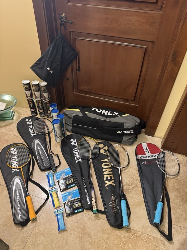 Badminton AWESOME LOT - 4 YONEX Professional Racquets & 1 more, Bag, Aeroplane.