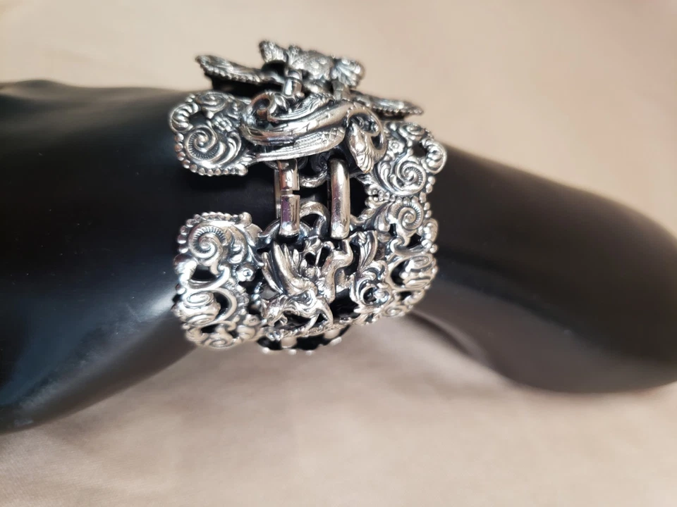 Pulsera de colección Napier tono plata grifos dragones panel ancho pieza de libro! Foto 4 de 4