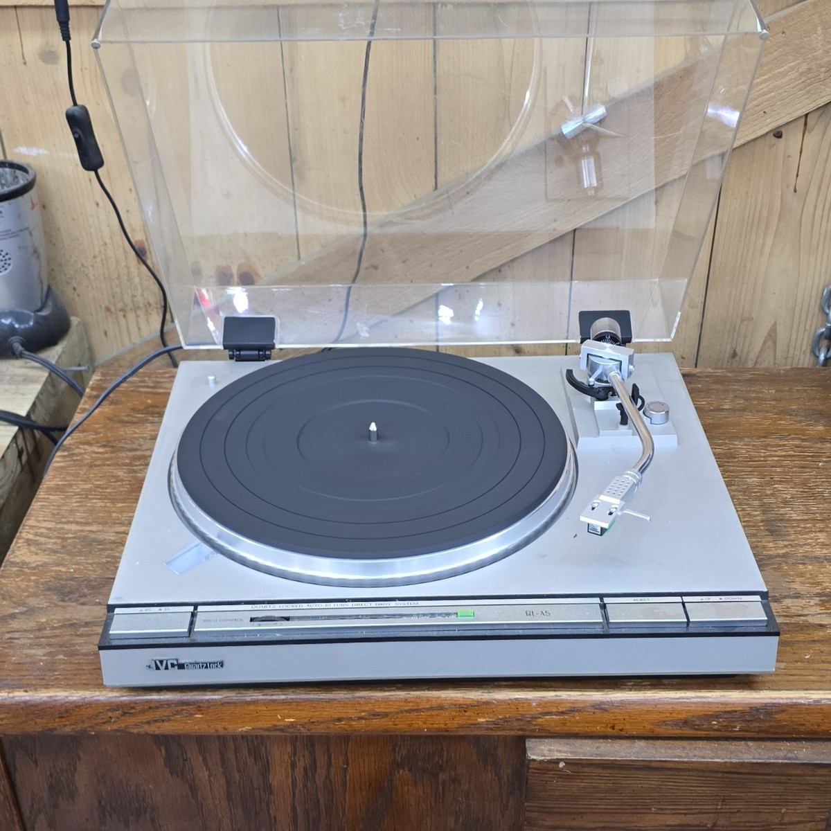 JVC QL-A5 Quartz Lock Direct Drive Vintage Turntable AC120V 9.5W
