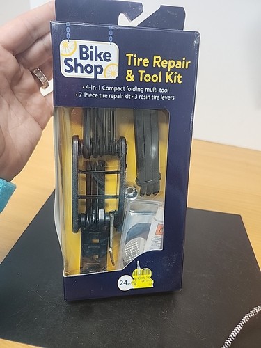 BIKE SHOP: Tire Repair & Tool Kit (24 pieces) - Afbeelding 1 van 5