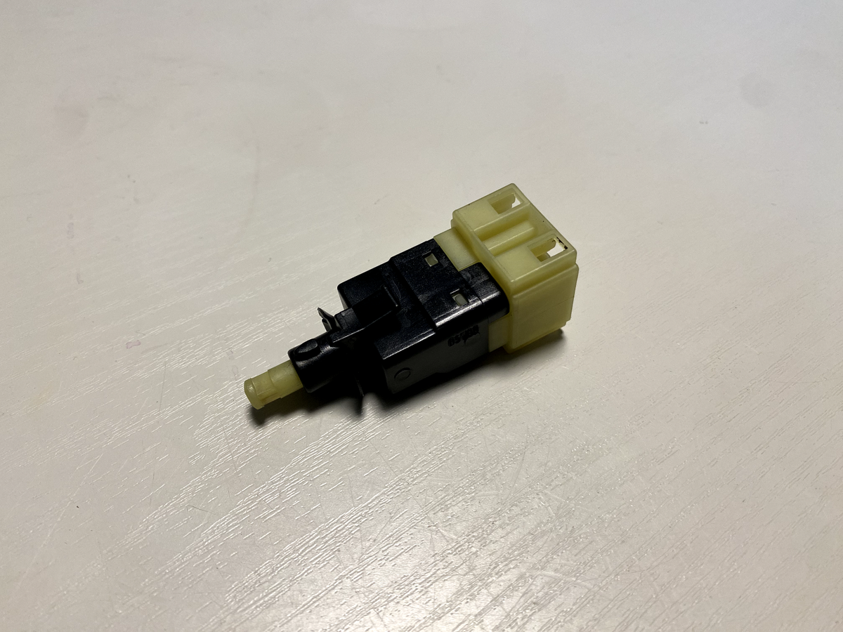 lady　0916 Mercedes G class W463 GENUINE Brake Light Switch A0015456409 | eBay