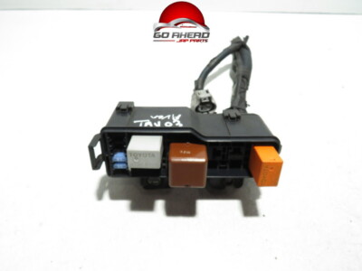 TOYOTA AVENSIS MK2 03-09 ENGINE BAY FUSE & RELAY BOX