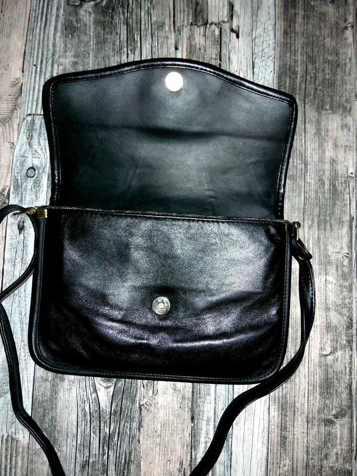 Umhängetasche Schultertasche Damentasche Leder 27,5x20x8cm Schwarz 1xgetragen - Bild 3 von 4