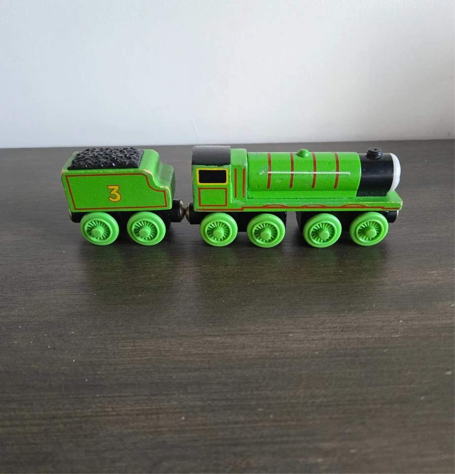 THOMAS & FRIENDS 2003 WOODEN RAILWAY HENRY & HENRY'S TENDER GUC HTF - Image 3 of 4