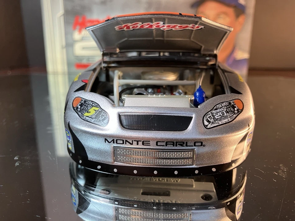 Terry Labonte #5 Kellogg's HMS 20th Anniversary 2004 Chevrolet Monte Carlo 1:24 - Image 4 of 4