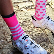 2023 New Professional Cycling Socks Protect Feet Breathable Wicking Sock Outdoor