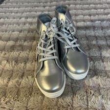 New Silver Hot Top SO Girl Sneakers Size 4