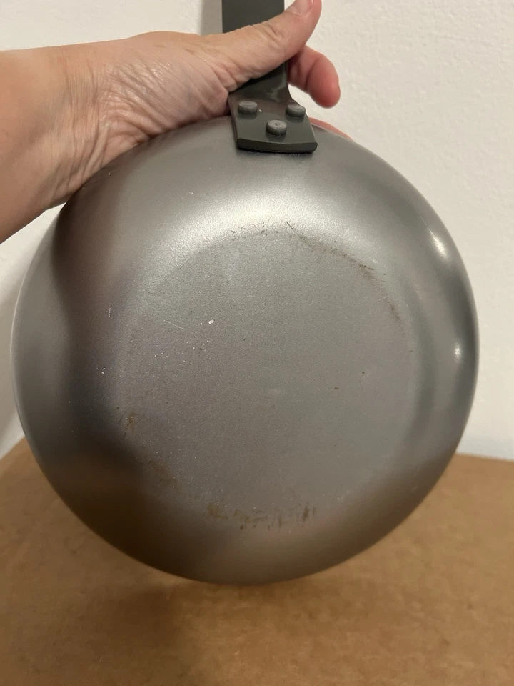 Sartén clásica de acero al carbono de Buyer Mineral B 8" tiene algunas manchas de óxido Foto 4 de 4