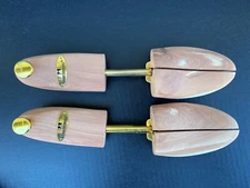 Cedar Elements Split Toe Cedar Shoe Tree, Size M
