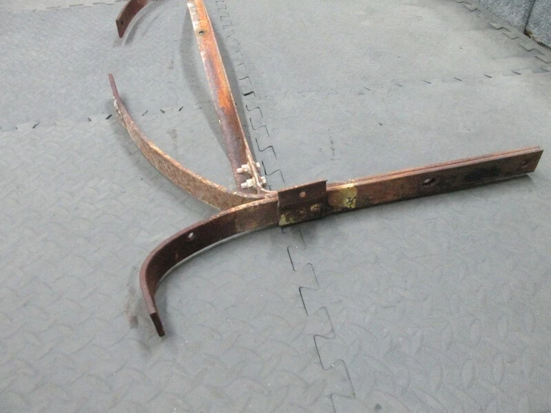 Soportes de parachoques trasero Willys Jeepster de colección soportes años 40 años 50 años 60 Foto 4 de 4