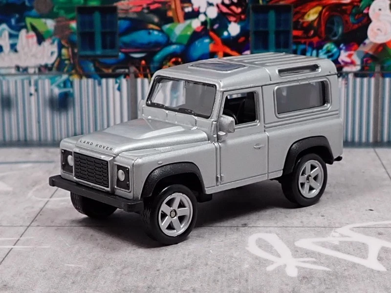 WELLY / No. 52367 Land Rover Defender 90 (Silver-Grey). - Image 4 of 4