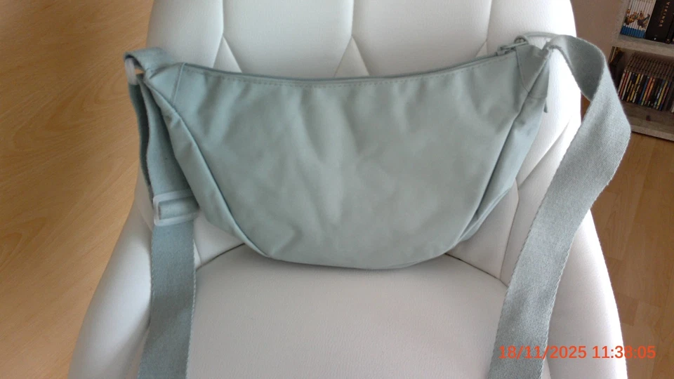 Umhängetasche/ Crossbody Hellblau von BENCH - Bild 2 von 4