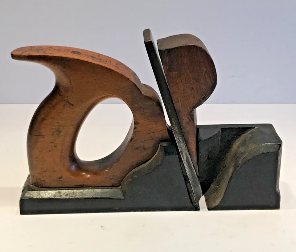 Vintage Woodworking Plane Tool 8”x 1.75” R T Gardiner - Image 2 of 4