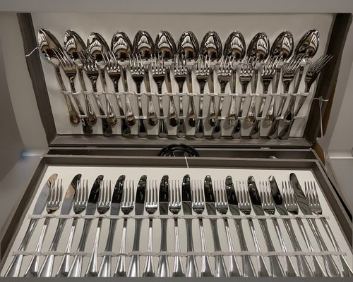 GNALI SERVIZIO 75 PEZZI POSATE LINEA BRITANNIA BAULETTO CARTONE INOX18/10 ITALY - Imagen 4 de 6