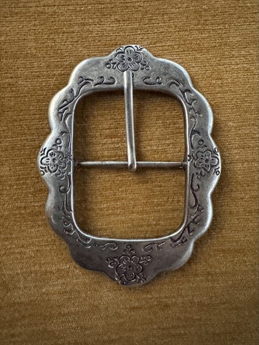 Old Silver Tone Floral Belt Buckle Ornate Scalloped Victorian Design - Picture 2 of 10