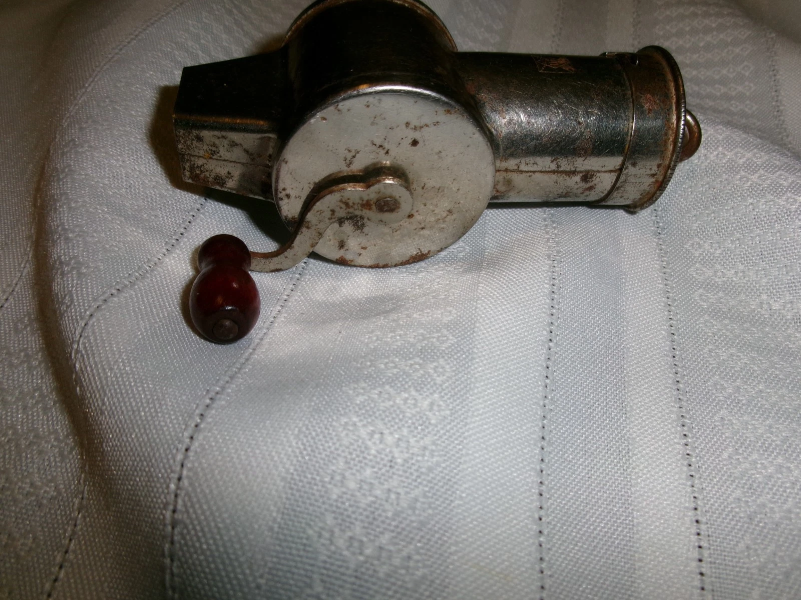 Antique MTE Nutmeg Spice Grater Grinder Wheel Crank Cylinder Wood Knob Vintage