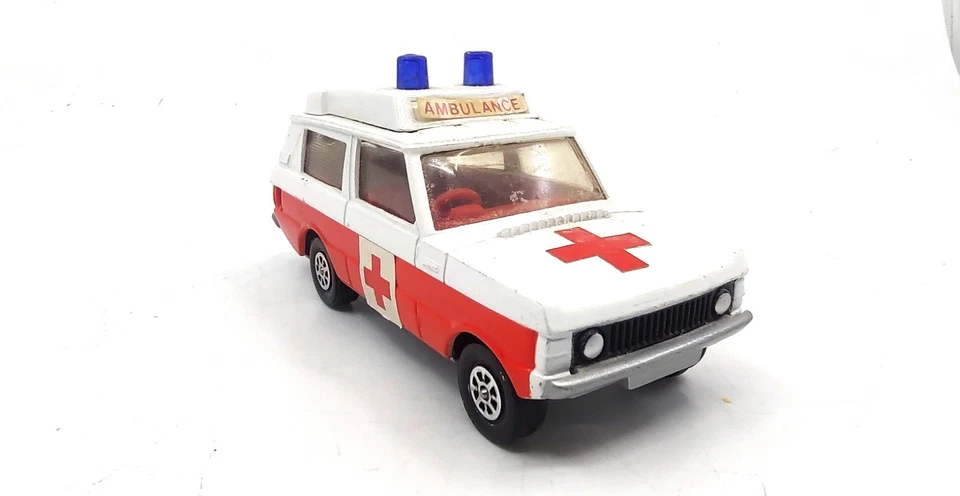 VINTAGE CORGI TOYS WHIZZWHEELS VIGILANT RANGE ROVER AMBULANCE GREAT BRITAIN - Image 2 of 4