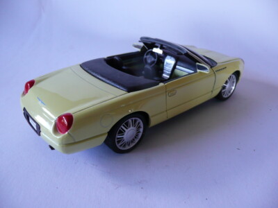 1:25 2001 Ford Thunderbird Cabrio gelb yellow 1:24 Maisto Diecast