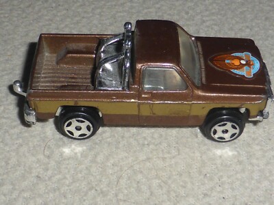 Lot De 2 Camions Miniatures Ertl 1/64 - Ford Et GMC - Métal, Collection 1995