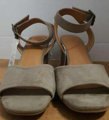 Megan Women's Microsuede Quarter Strap Heeled Pump Sandals