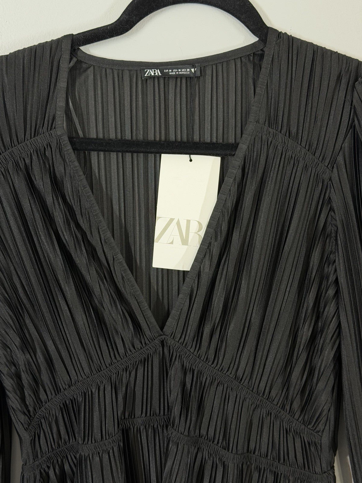 NWT Black Zara Mini Dress Accordion Pleats Size M Long Sleeve V Neck thumbnail 2