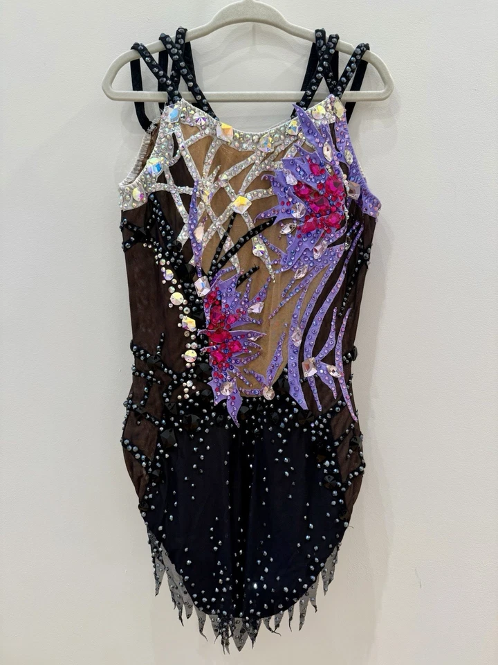 Rhythmic Gymnastics Leopard  - Image 2 of 4