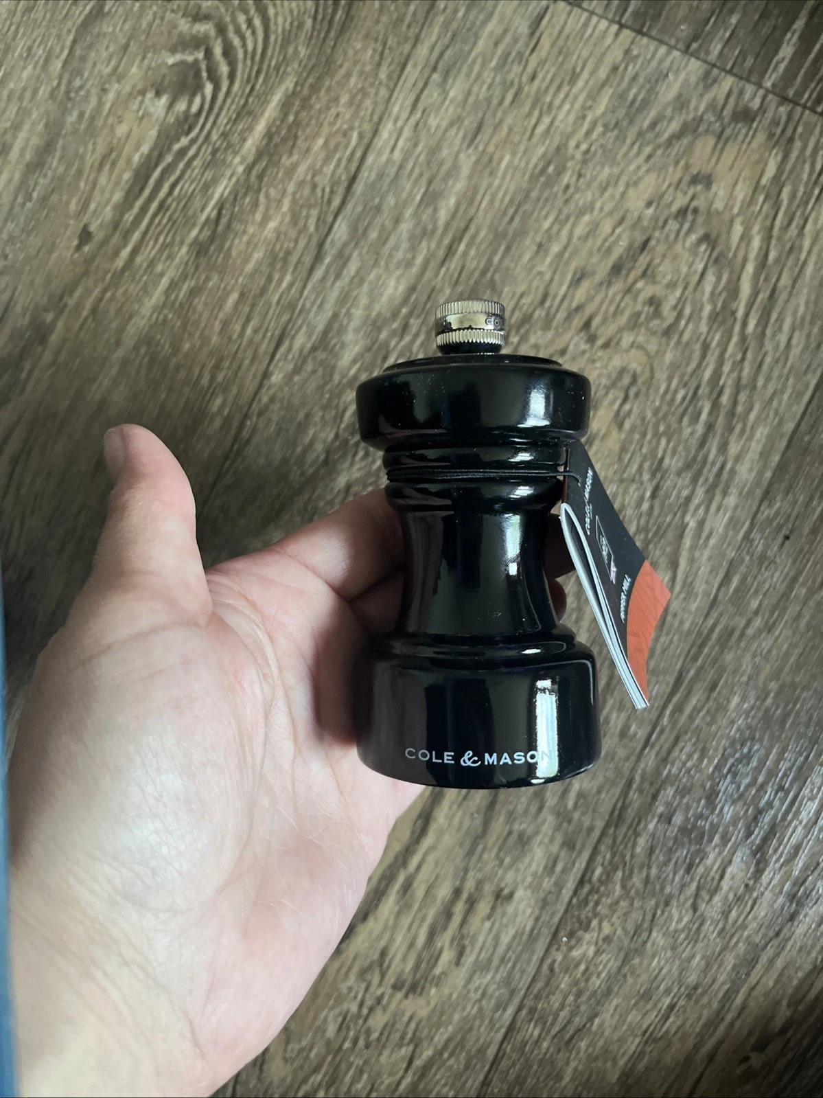 Cole & Mason Hoxton Black Gloss Pepper Mill, Adjustable Grind, 10cm New