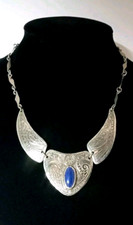 Ancien Collier En Métal Ciselé Et Pierre Lapis-lazuli Décor Mythologie Bretonne.