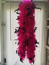 Boa Bright Fuchsia/Black Feathers NWT