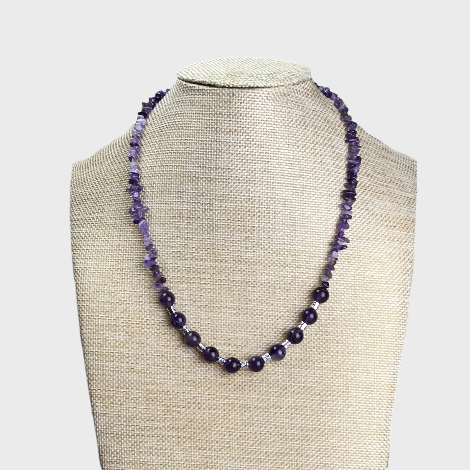 Collier améthyste véritable de qualité supérieure et perles du Tibet ciselées - 3