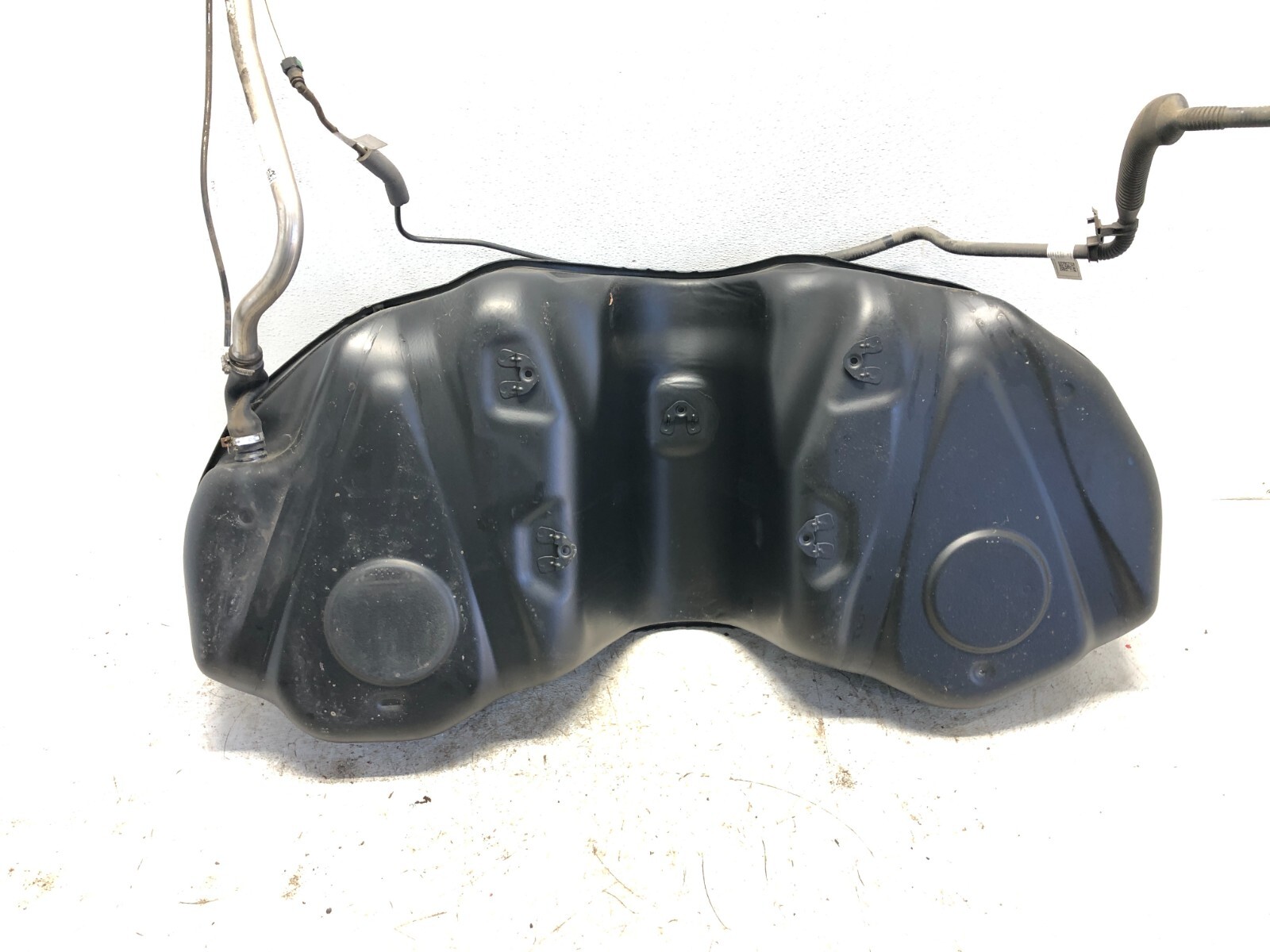 2017-2022 MASERATI LEVANTE FUEL GAS TANK RESERVOIR W/ FILLER NECK OEM