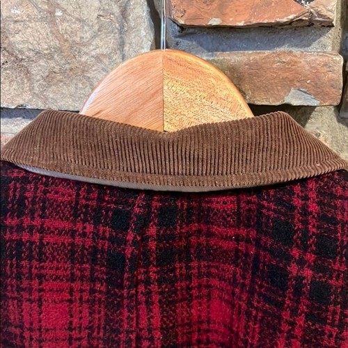 Vintage Tommy Hilfiger Red and Black Wool Cropped Outdoor Jacket Corduroy Collar - Picture 10 of 13