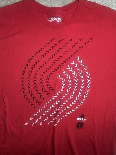 Adidas Portland Trail Blazers NBA Red Graphic T-Shirt Men’s Size Large - Bild 2 von 5