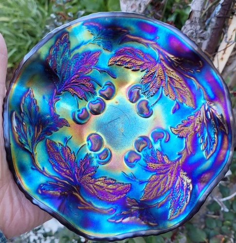 VINTAGE ELECTRIC PURPLE DUGAN CARNIVAL GLASS 6" CHERRIES BOWL