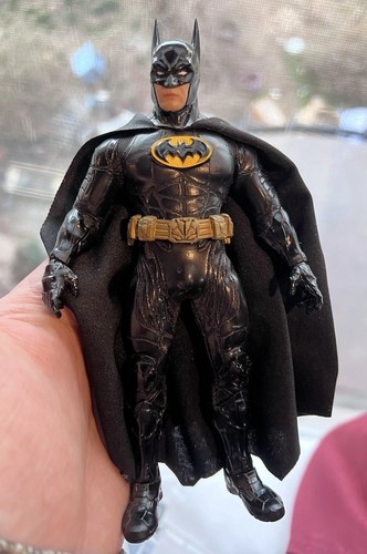 Mezco One:12 Collective Batman Sovereign Knight Onyx Action Figure FLAW READ - Picture 6 of 9