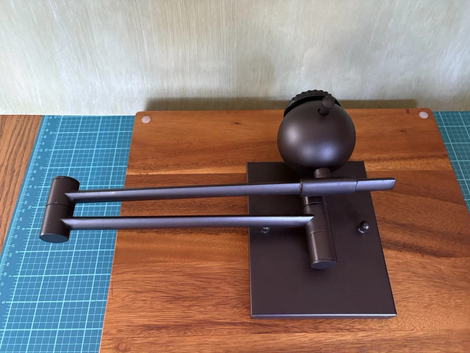 Aplique Elk Home Lanza brazo oscilante acabado bronce envejecido con tono lino beige 10291/1 Foto 3 de 4