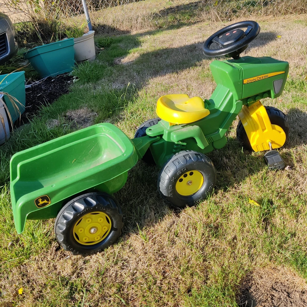John Deere Toys 3 Wheel Trike Tractor with removable Trailer 052769