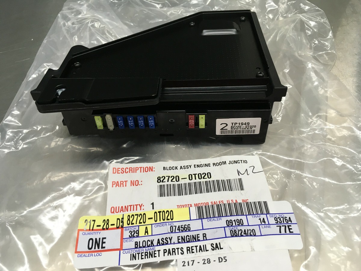 OEM TOYOTA VENZA JUNCTION BLOCK FITS SELECT 2009-2015 2.7L MODELS