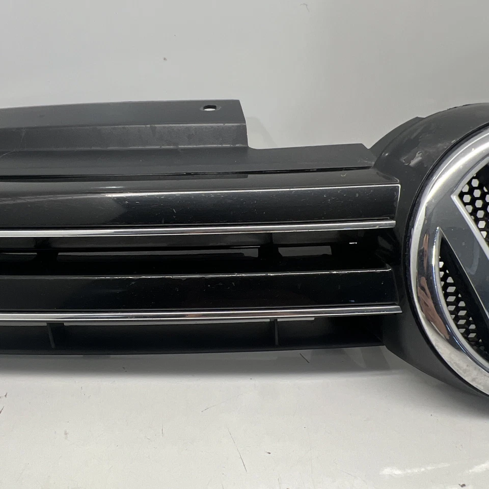 2010-2014 Volkswagen  Jetta Sportwagen Golf Grill OEM. - Image 4 of 4