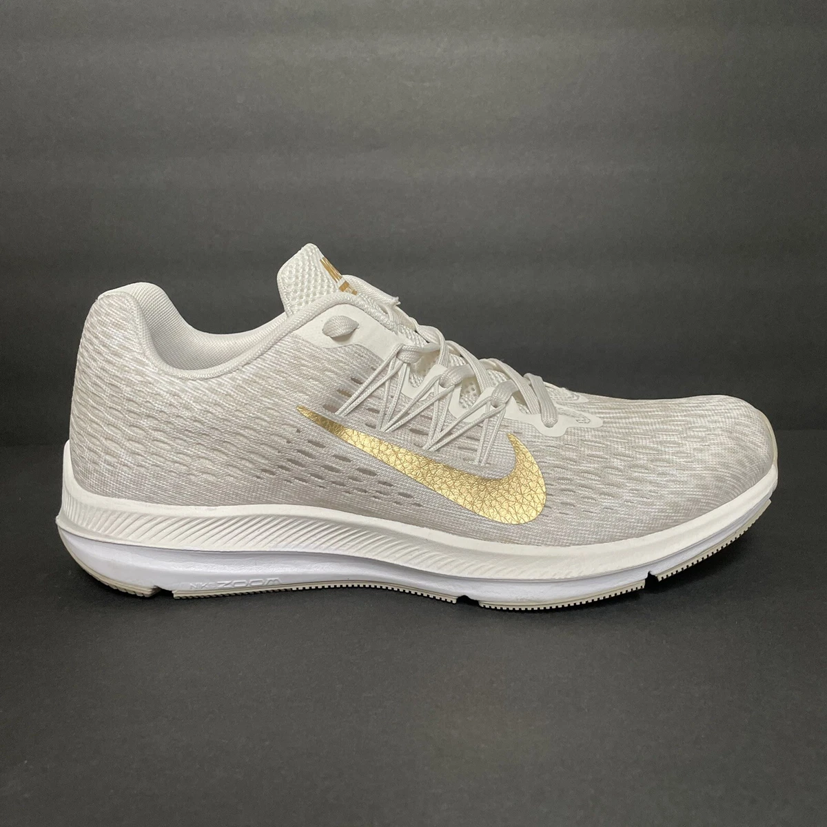Nike women's air zoom hotsell winflo 5 running shoes white