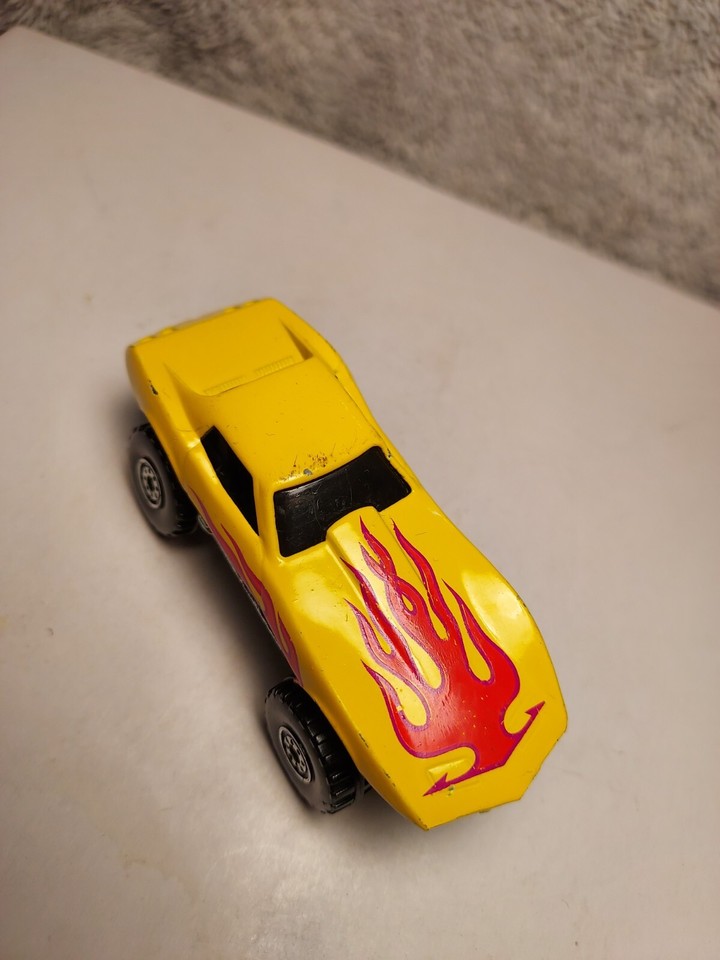 1975 Hot Wheels Corvette Coupe 4x4 Monster Car Yellow w/Red Flames 1/64 ...