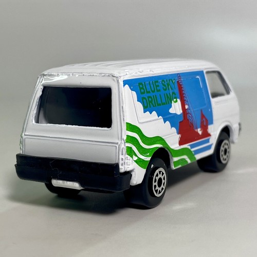 Ford Econovan 1:64 Diecast Diorama Model Van White Blue Sky Drilling - Picture 6 of 12