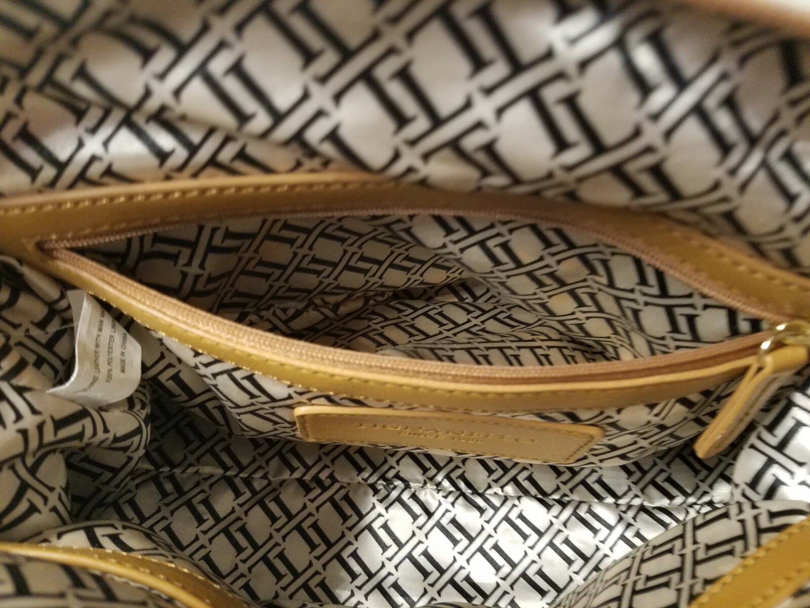 Tignanello Smooth Operator Conv. Satchel, White,B… - image 6