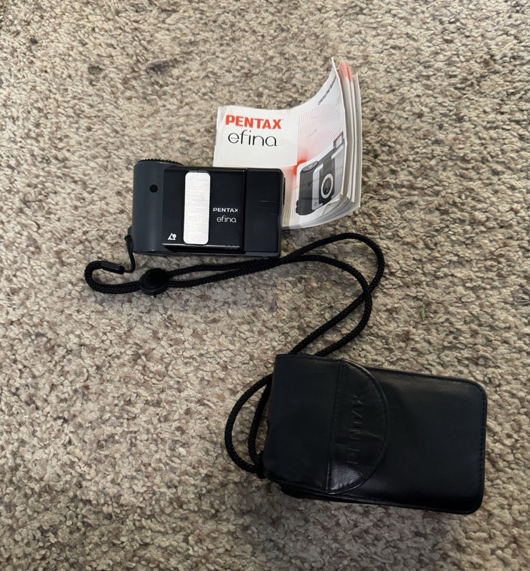 PENTAX Pentax Efina 35mm Point & Shoot Auto Focus Black w/ Case & Manual