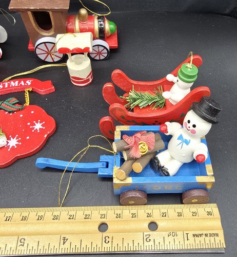 Vintage 80's Lot of 12 Wooden Ornaments Trains Sleigh Angels Snowman Wagon Toys - Bild 6 von 10